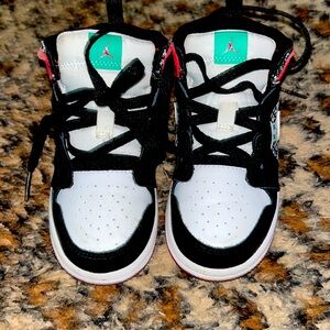 Cute red, white, blk, and green holiday Jordan’s